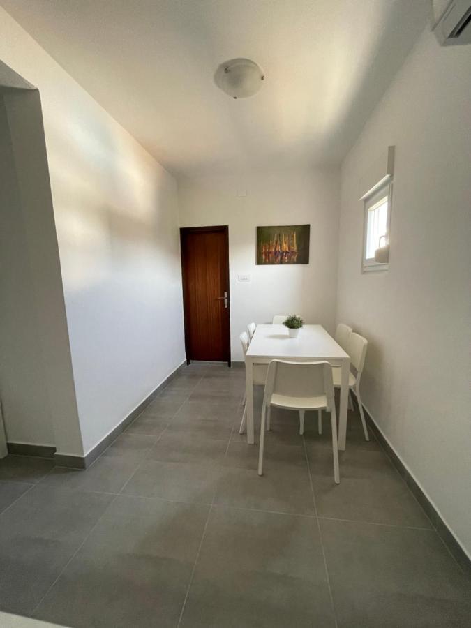 Apartmani Fulir فرسي المظهر الخارجي الصورة