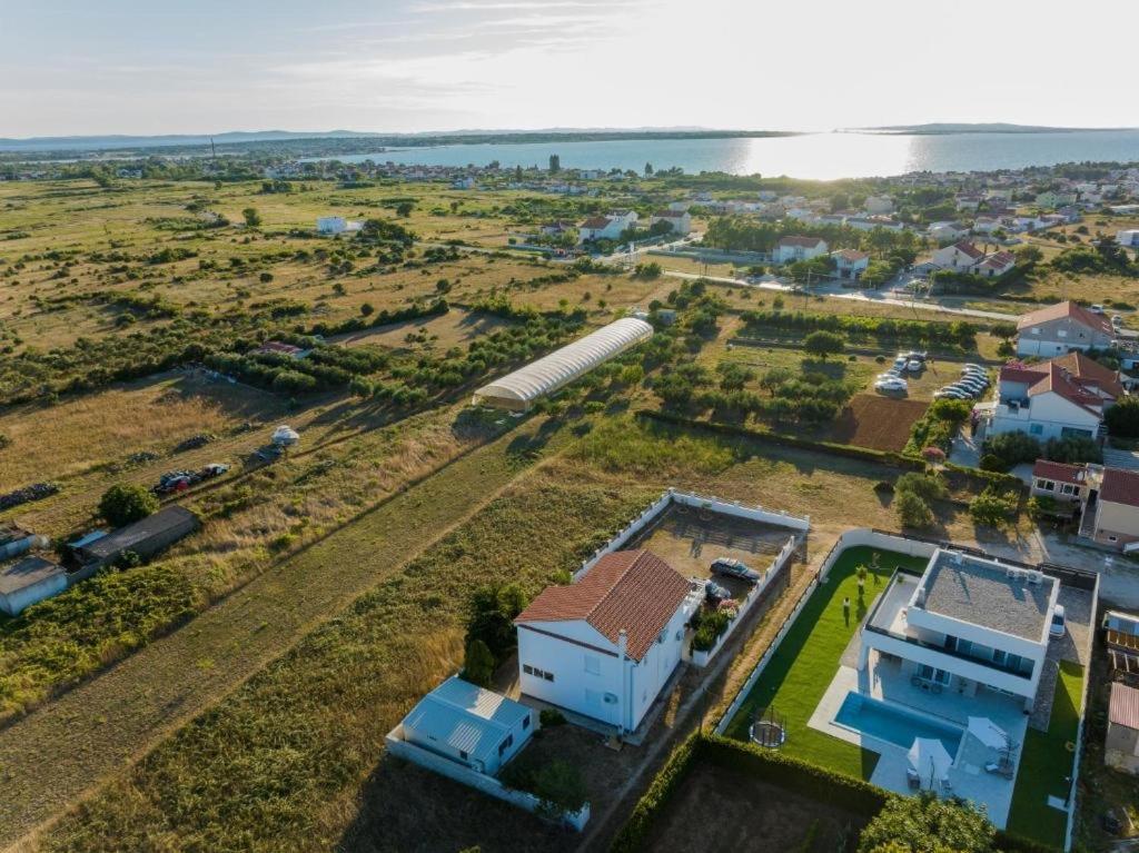 Apartmani Fulir فرسي المظهر الخارجي الصورة